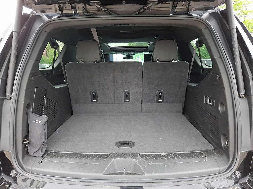 Used 2024 Chevrolet Suburban LT w/ Luxury Package AWD/4WD image 28