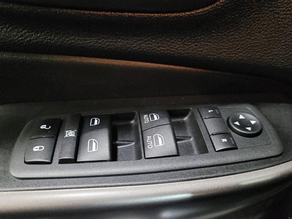 Used 2019 Jeep Cherokee Limited AWD/4WD image 27