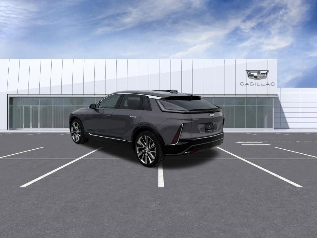 Certified 2025 Cadillac Lyriq Luxury w/ LPO, Floor Liner Package AWD/4WD image 4