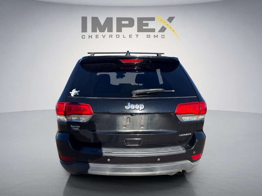 Used 2018 Jeep Grand Cherokee Laredo RWD image 4
