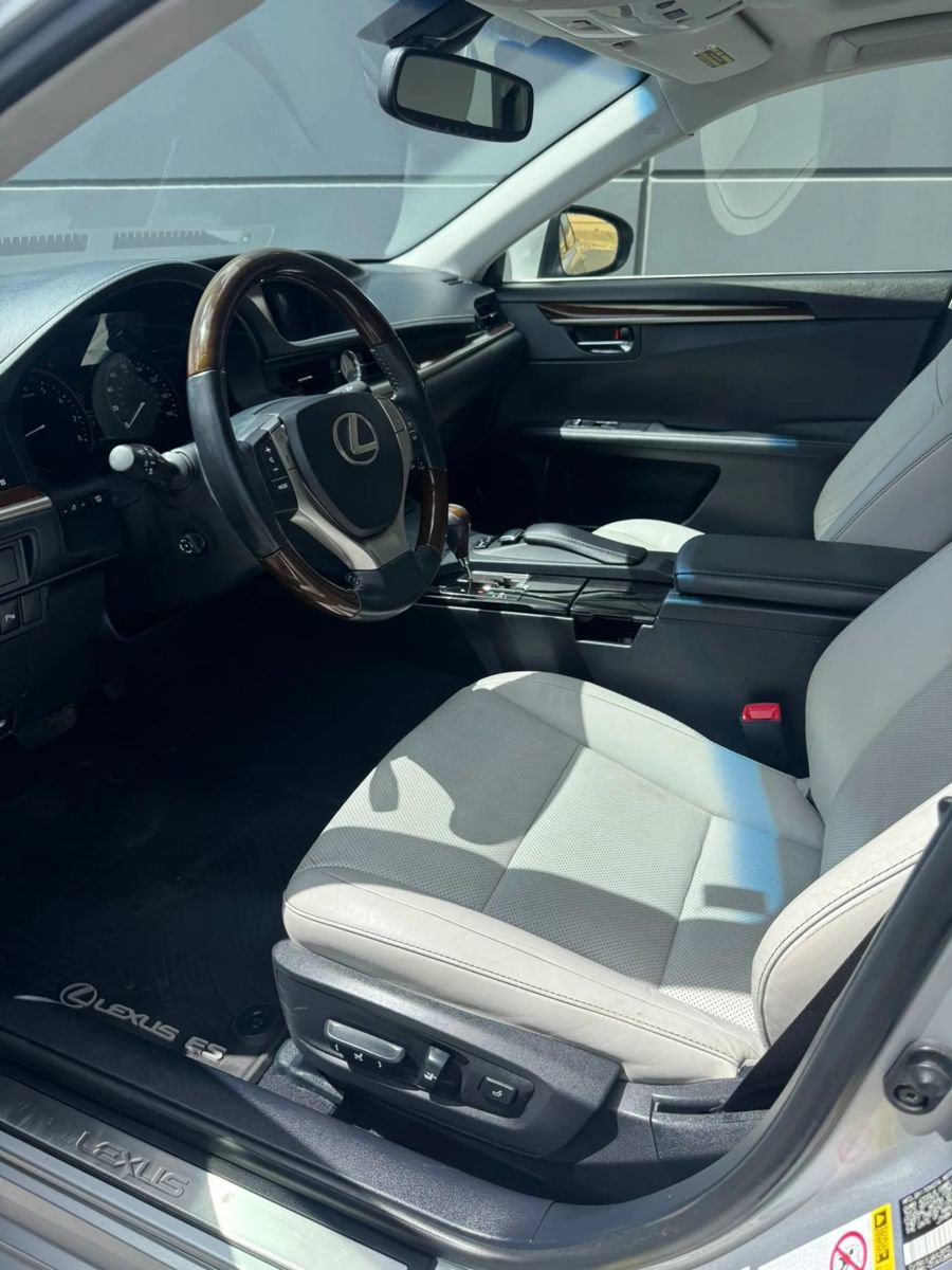 Used 2014 Lexus ES 350 w/ Luxury Package FWD image 8