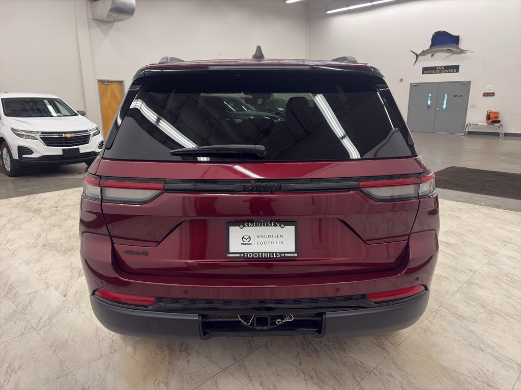 Used 2023 Jeep Grand Cherokee Altitude image 5