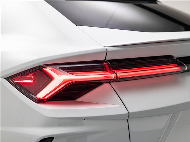Used 2020 Lamborghini Urus AWD/4WD image 35