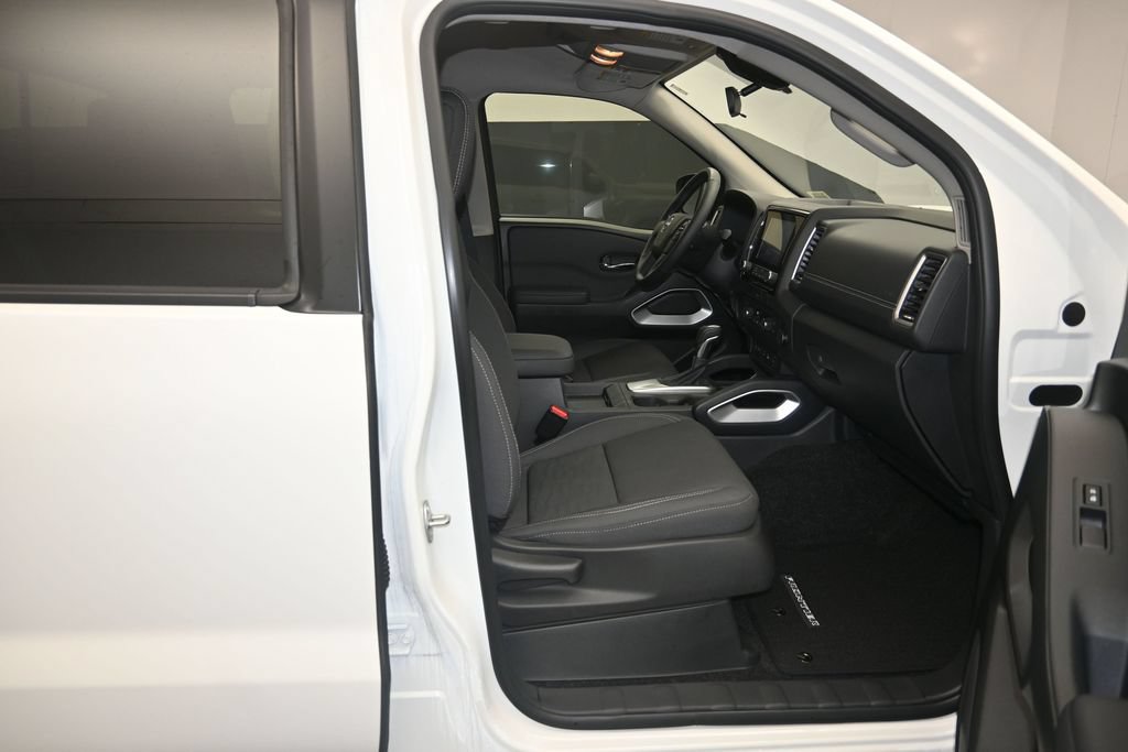 Certified 2022 Nissan Frontier SV RWD image 25