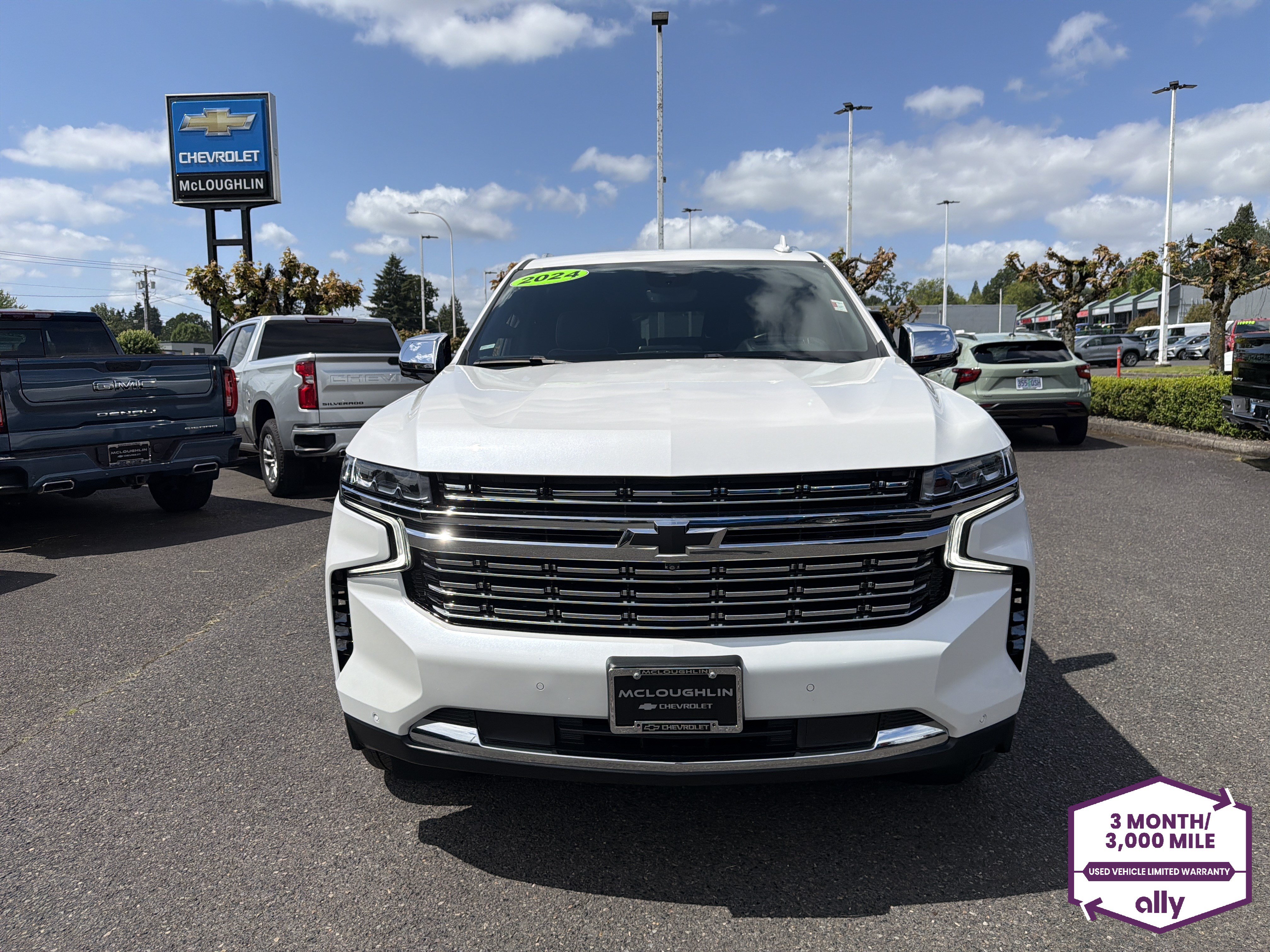 Used 2024 Chevrolet Suburban Premier AWD/4WD image 8