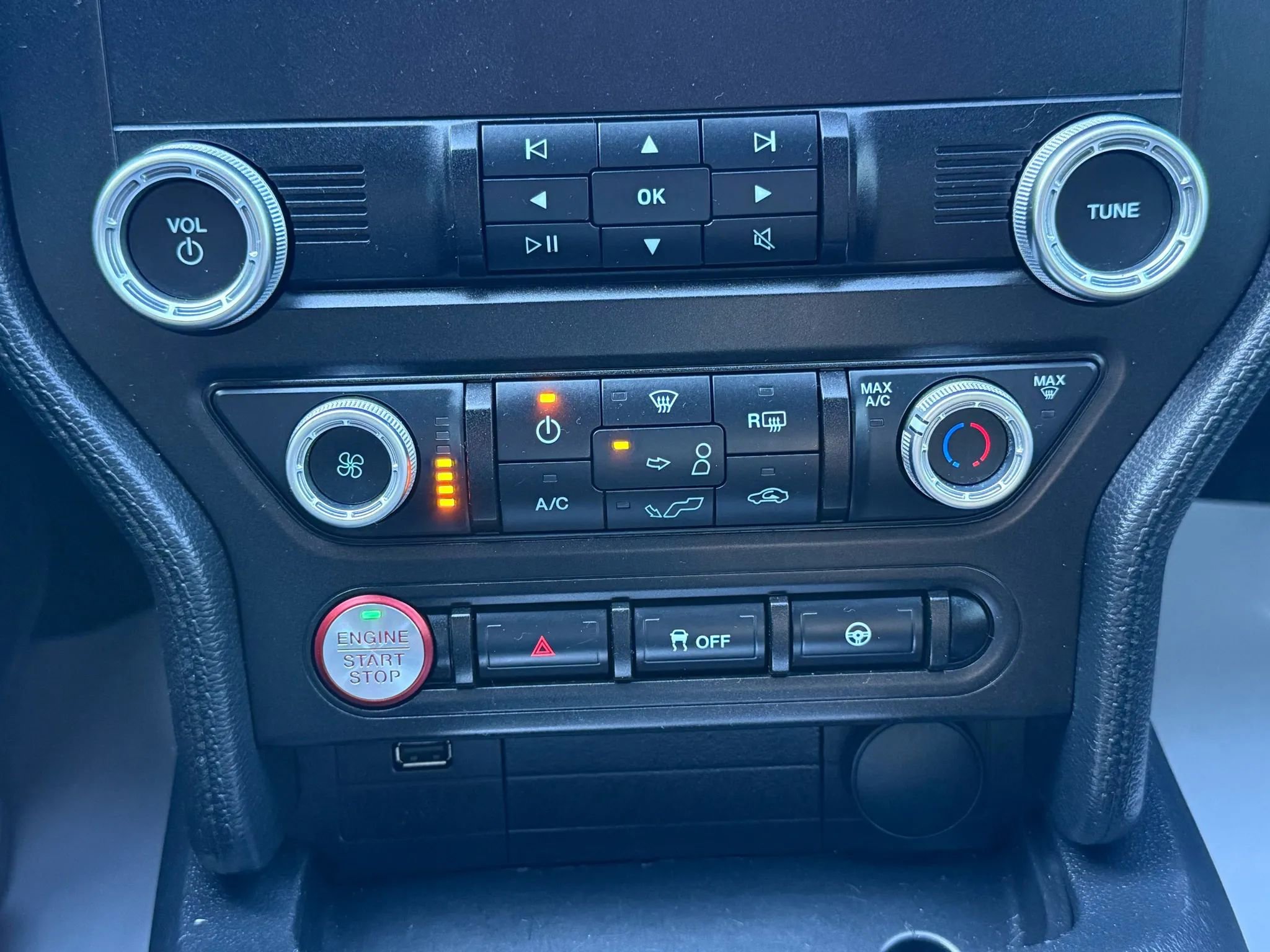 Used 2021 Ford Mustang Coupe image 34