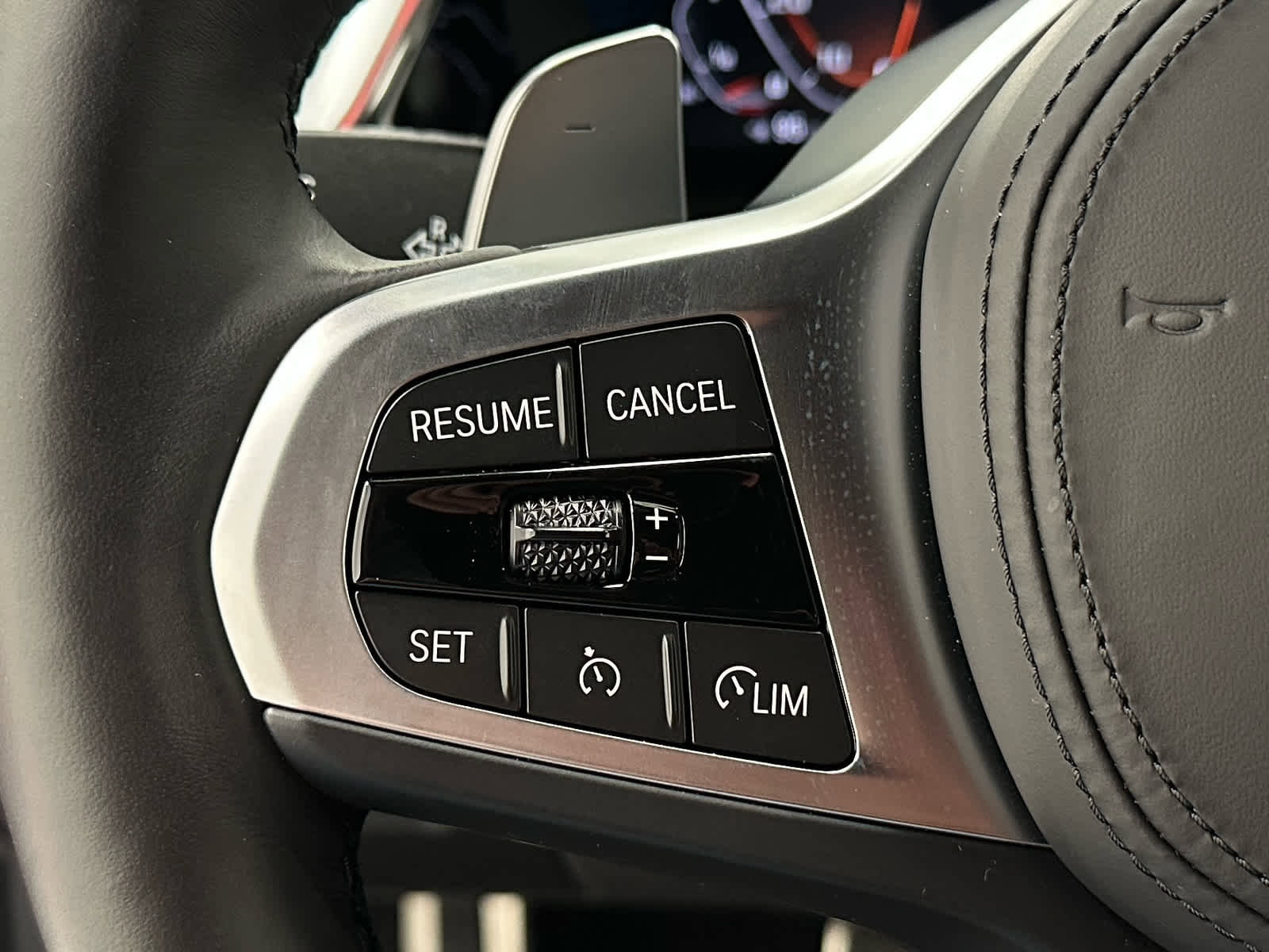 Used 2024 BMW Z4 M40i w/ Premium Package image 24