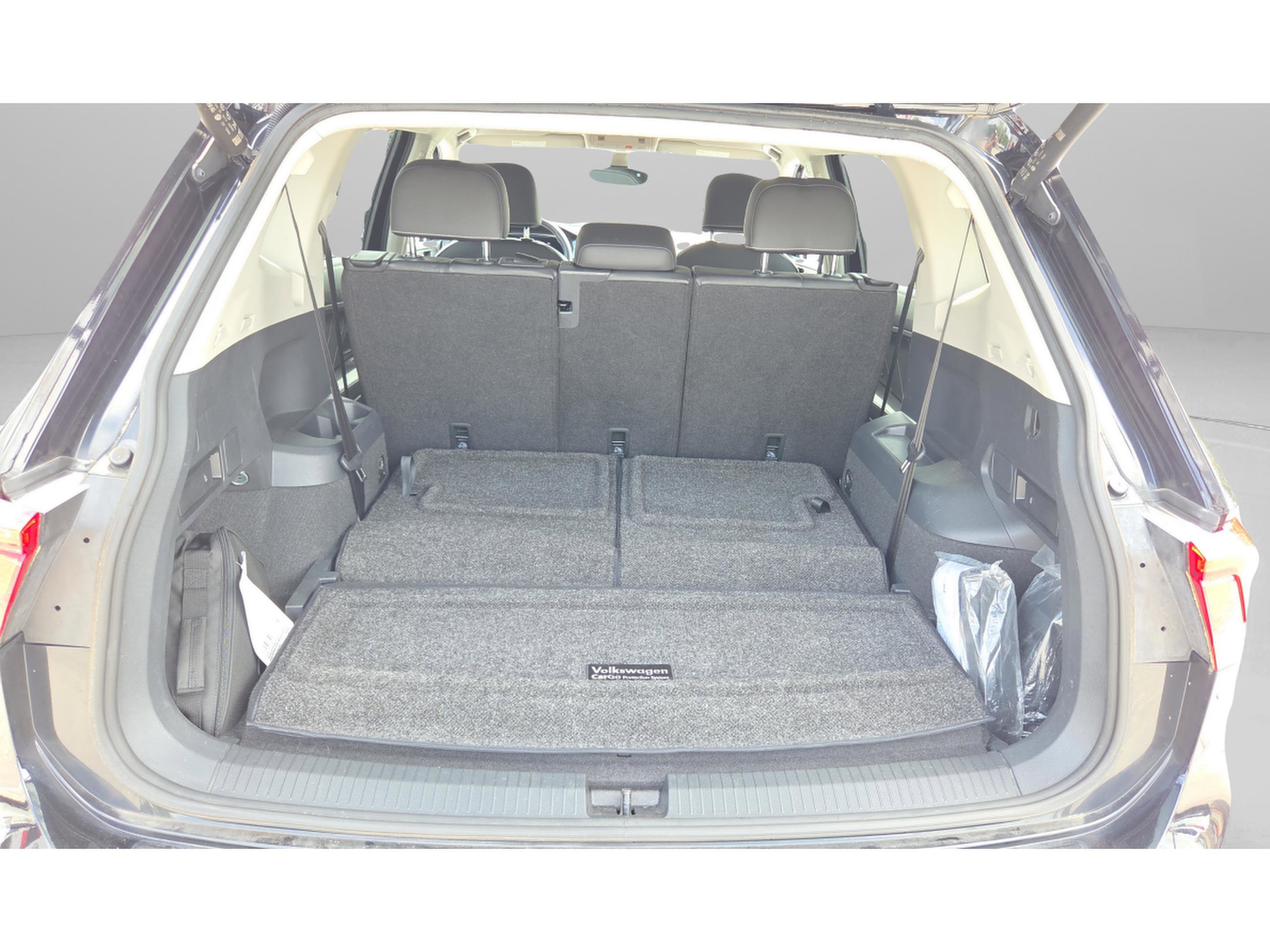 Used 2022 Volkswagen Tiguan SE image 14