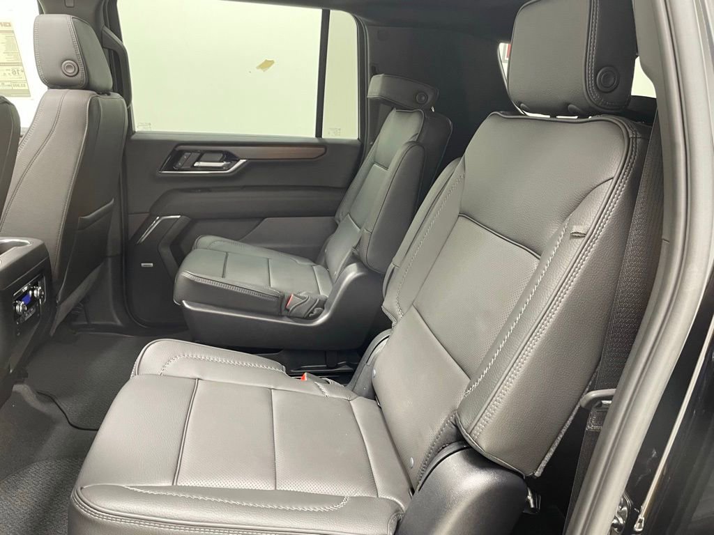 New 2026 GMC Yukon XL Denali w/ Sun & Power Step Package AWD/4WD image 12