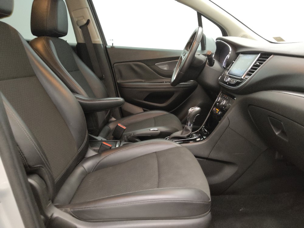 Used 2021 Buick Encore Preferred FWD image 21