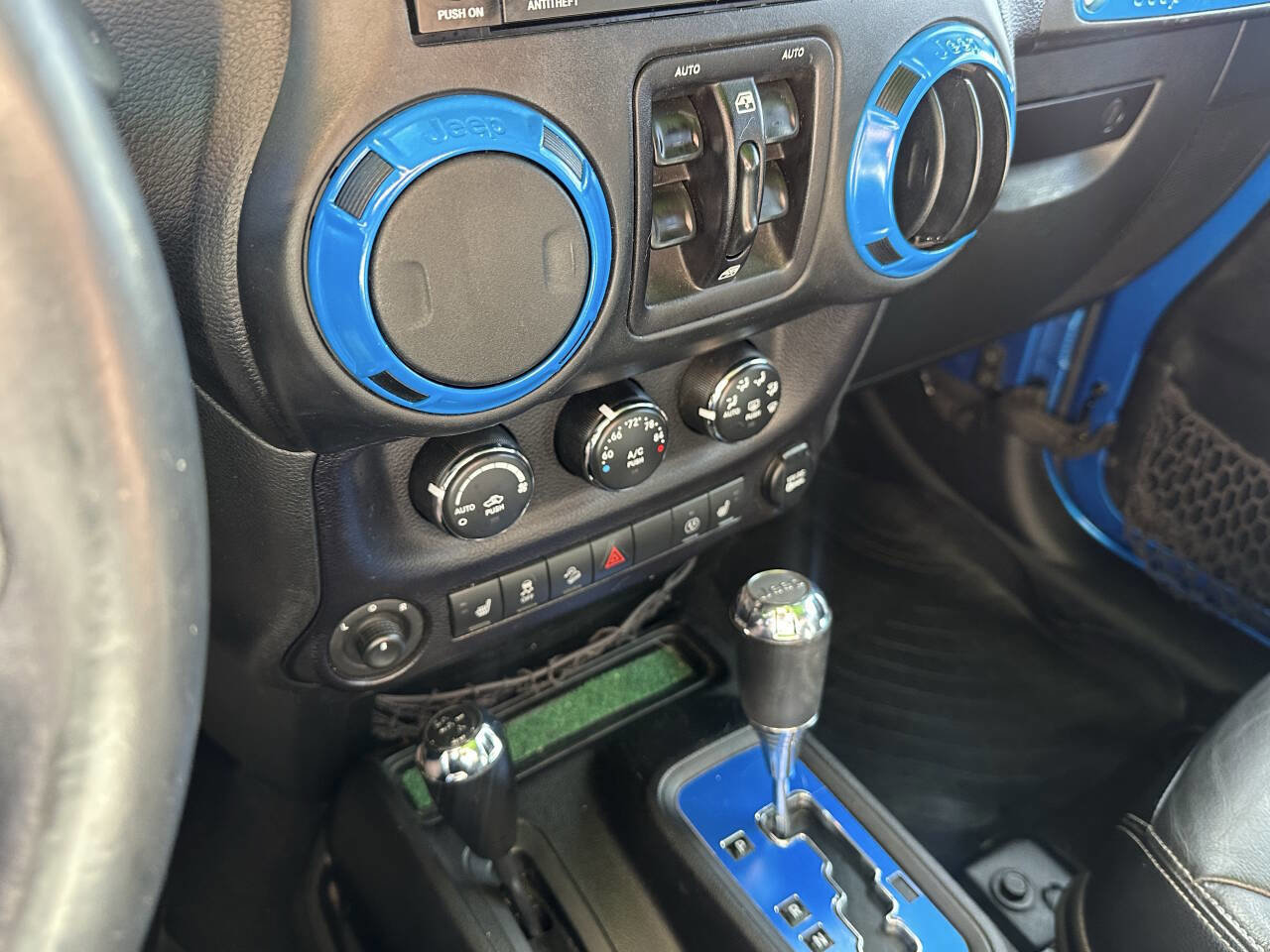 Used 2015 Jeep Wrangler Unlimited Sahara w/ Max Tow Package image 16