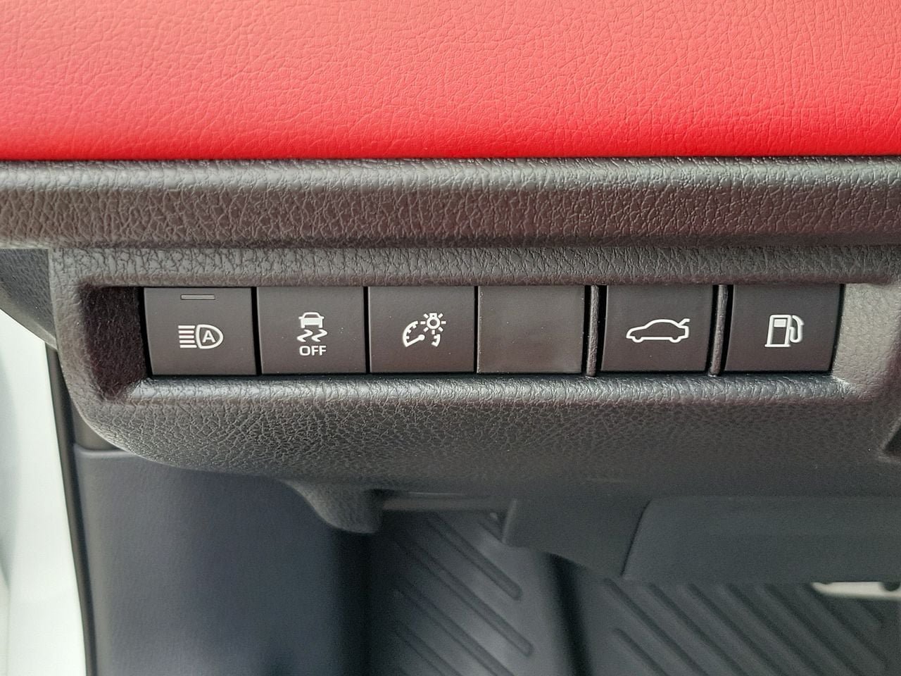 Used 2026 Toyota Camry XSE FWD image 32