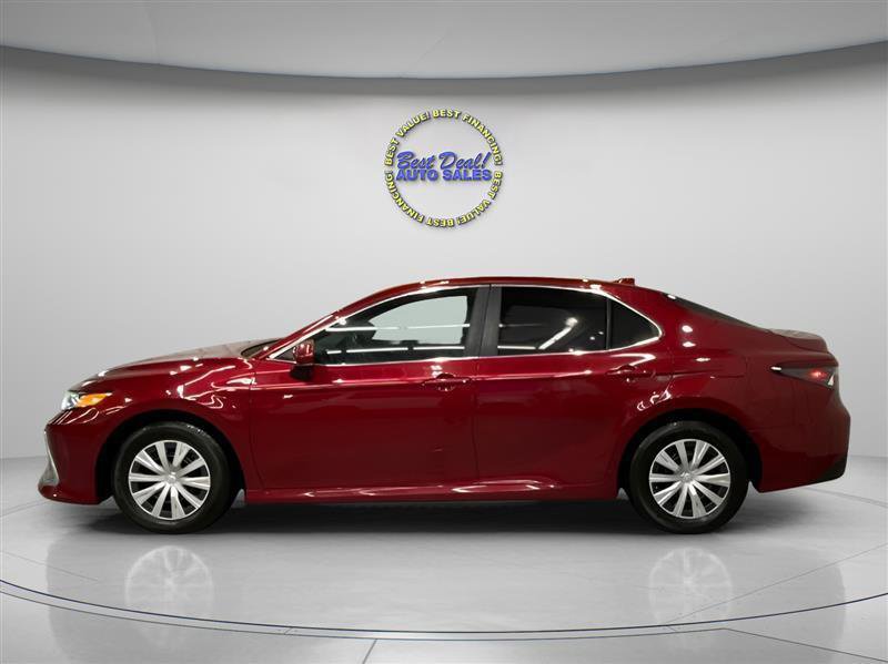 Used 2022 Toyota Camry LE image 2
