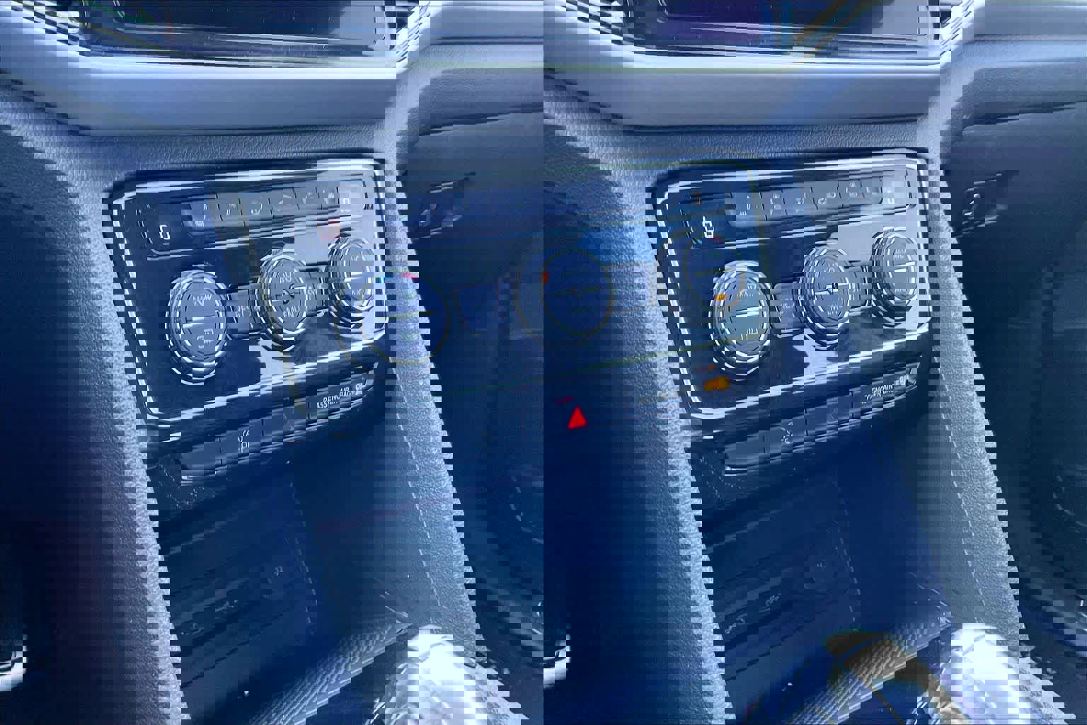 Used 2022 Volkswagen Atlas SEL Premium image 34