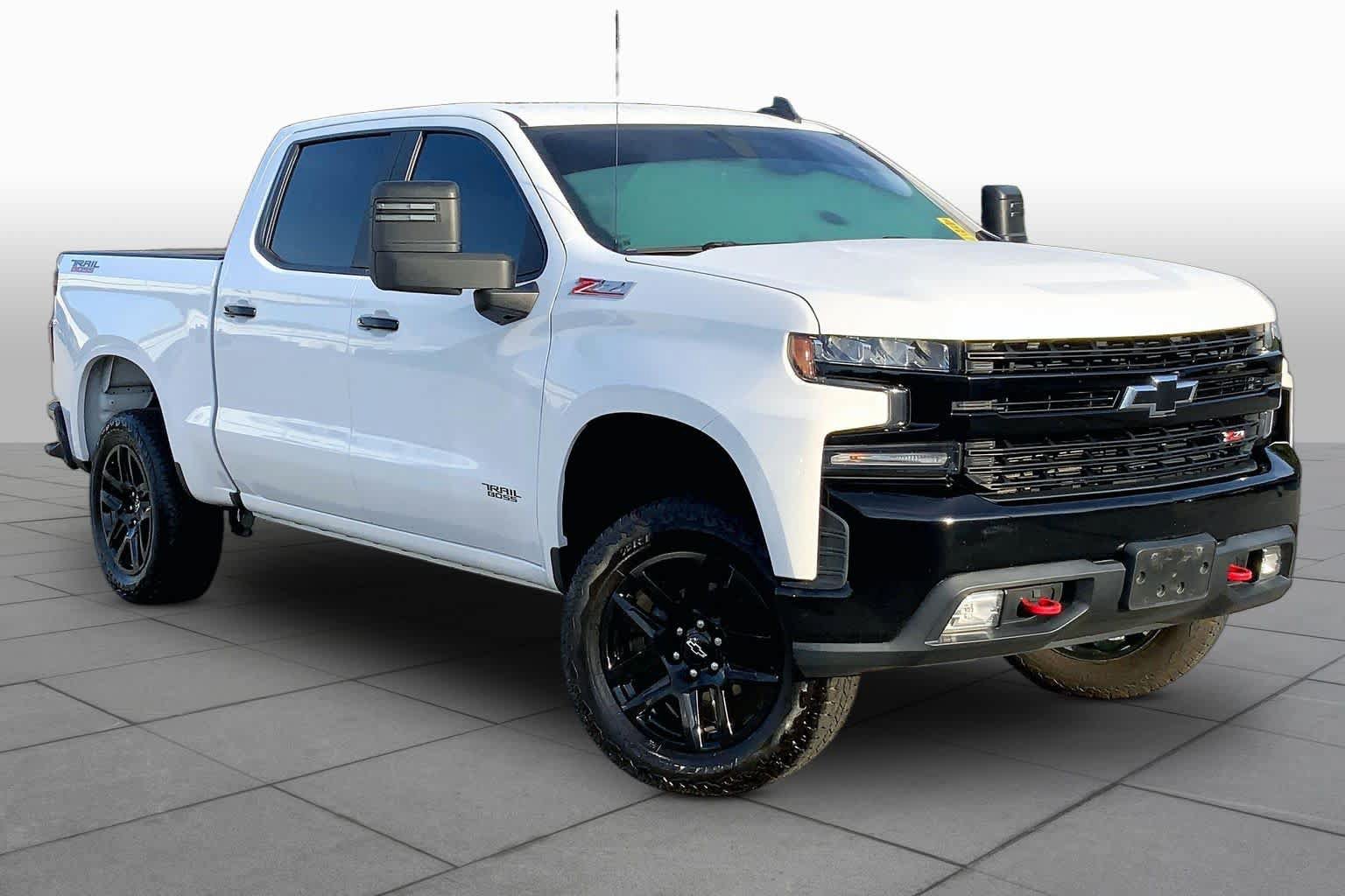 Used 2021 Chevrolet Silverado 1500 LT Trail Boss w/ Convenience Package II AWD/4WD image 3