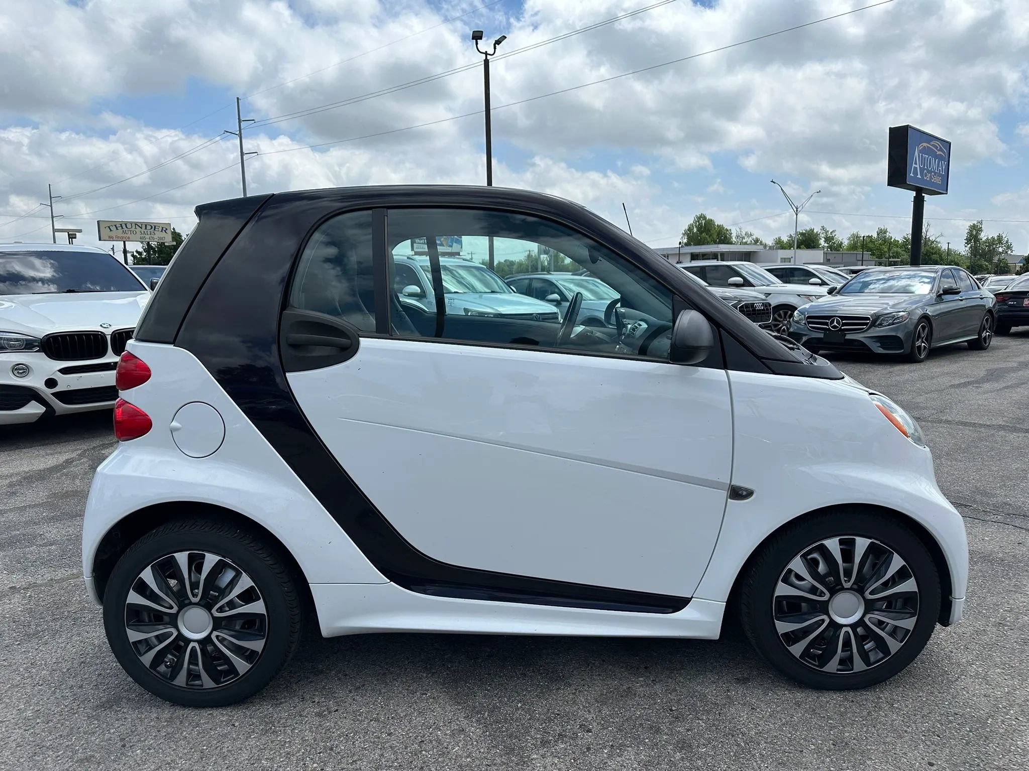 Used 2015 smart fortwo pure RWD image 24