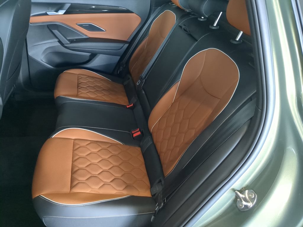 New 2026 Volkswagen Tiguan SEL R-Line AWD/4WD image 15