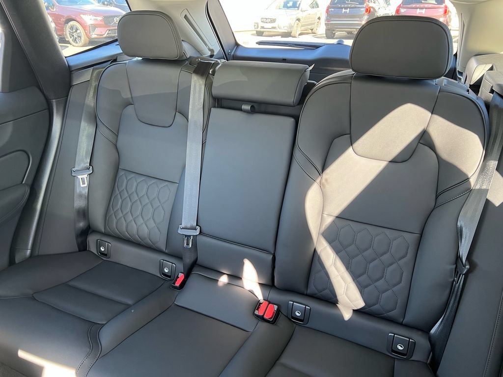 New 2026 Volvo XC60 B5 Plus w/ Protection Package Premier AWD/4WD image 20