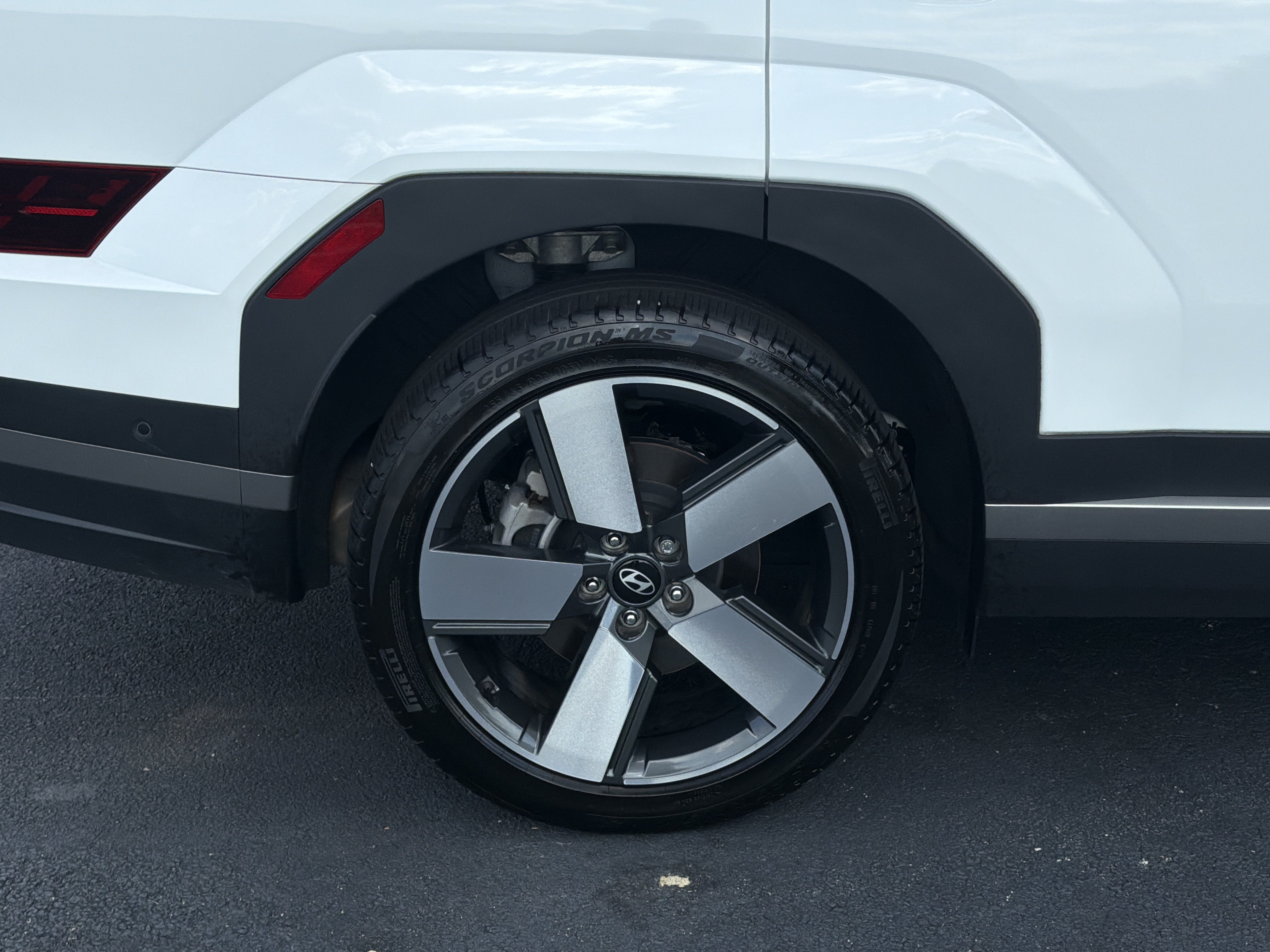 Used 2024 Hyundai Santa Fe Limited FWD image 34