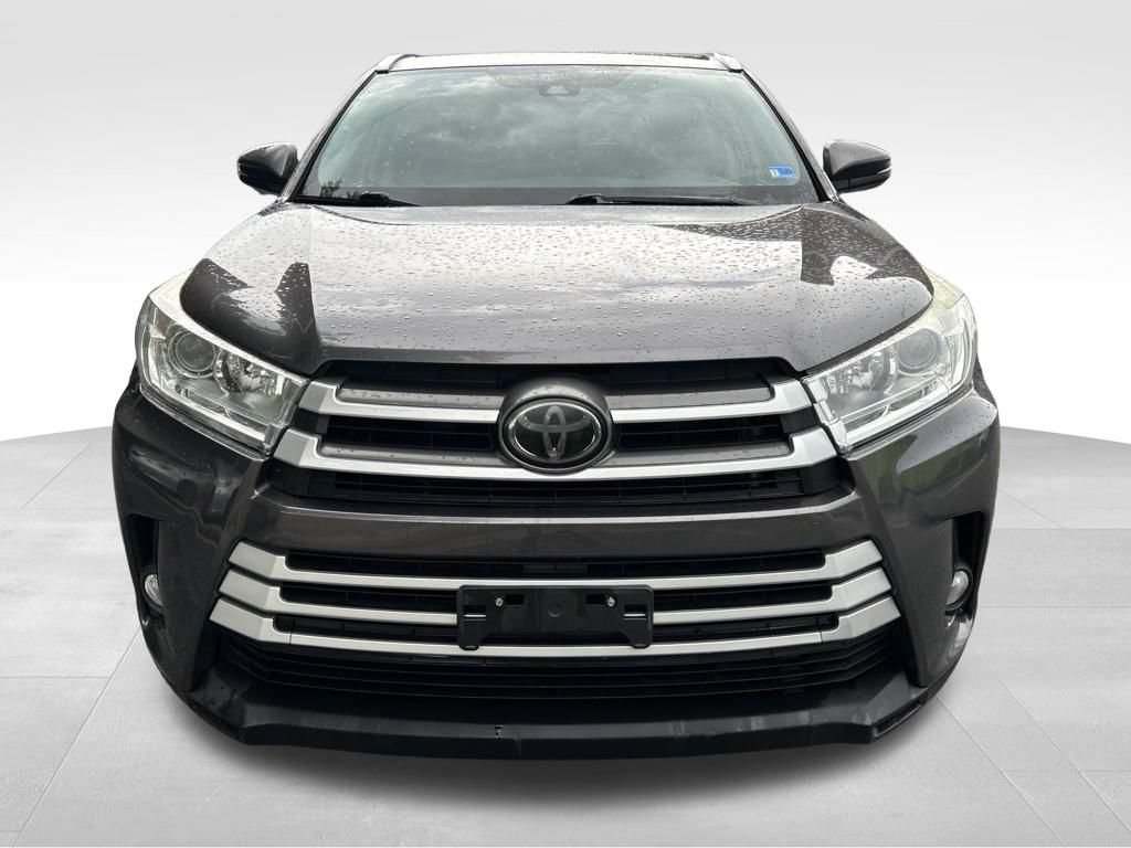 Used 2018 Toyota Highlander XLE AWD/4WD image 9