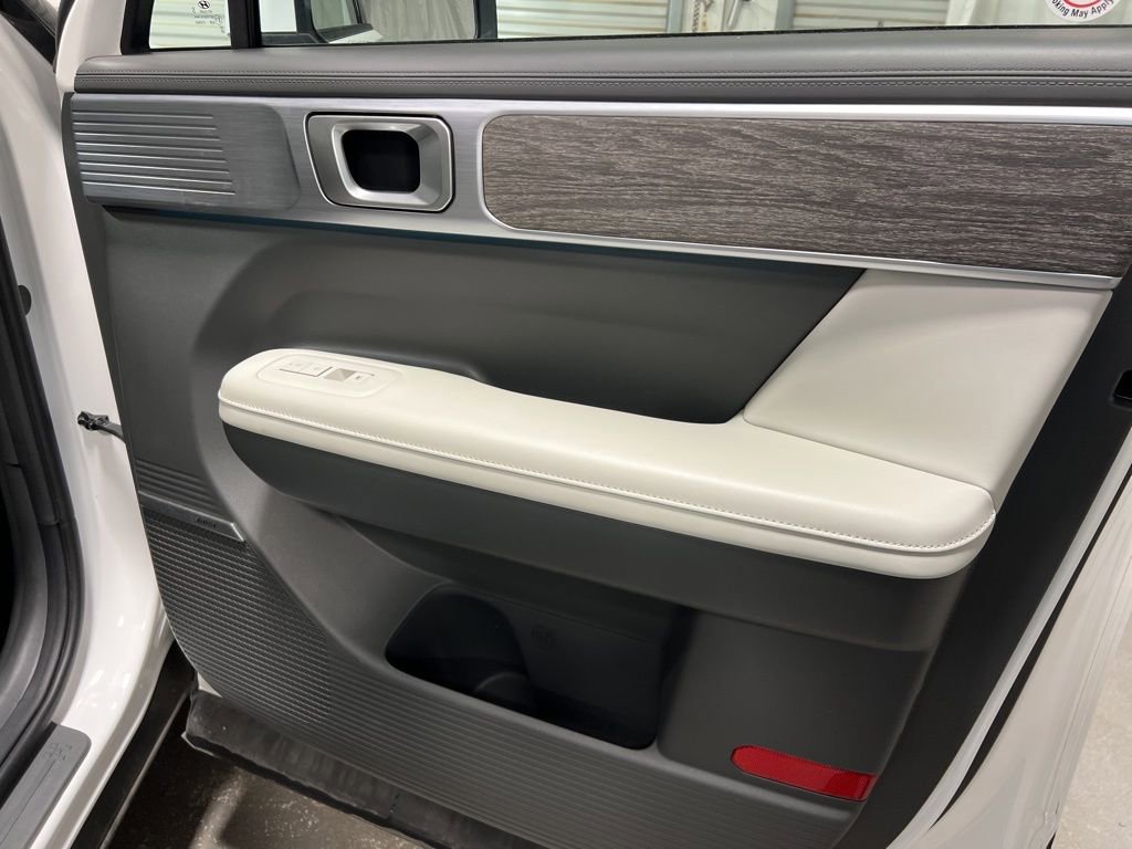 Used 2025 Hyundai Santa Fe Limited image 10