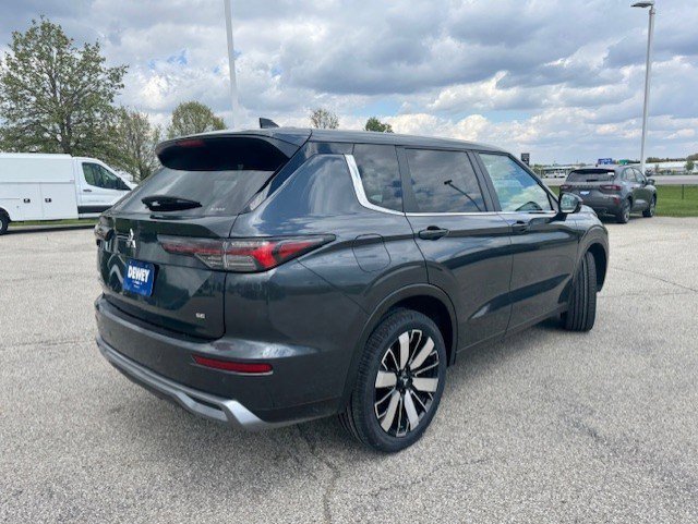Used 2025 Mitsubishi Outlander SE AWD/4WD image 9