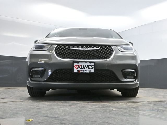 Used 2023 Chrysler Pacifica Limited FWD image 39