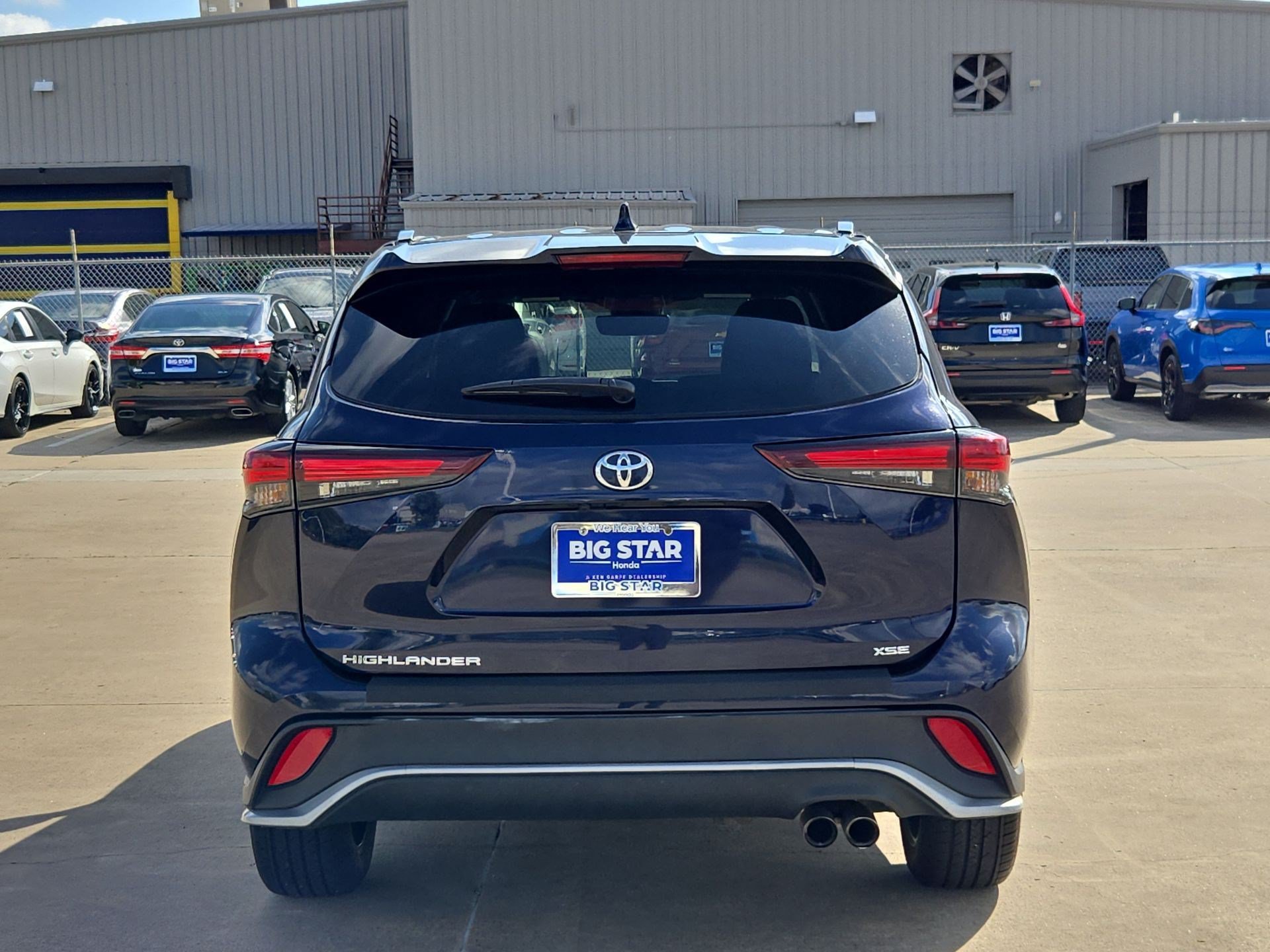 Used 2024 Toyota Highlander XSE FWD image 5