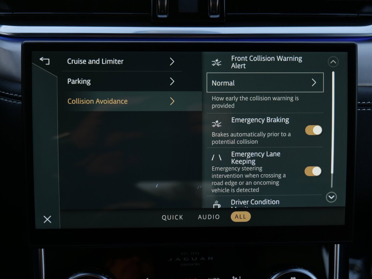 Used 2024 Jaguar XF R-Dynamic SE image 28