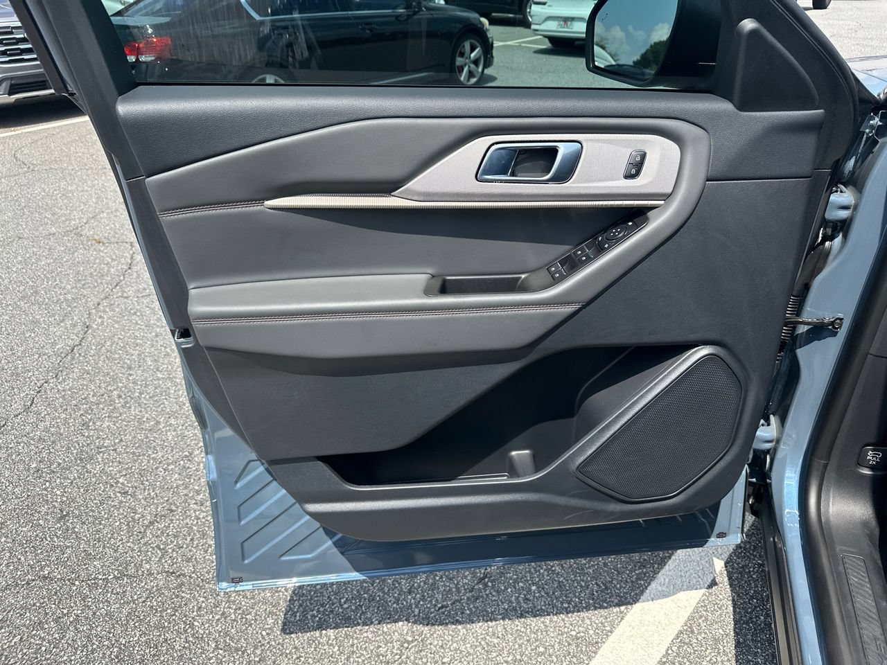 New 2026 Ford Explorer Active RWD image 10