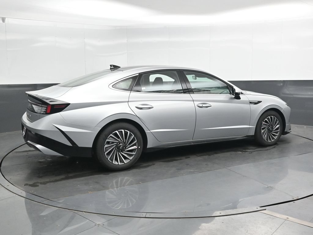 New 2026 Hyundai Sonata SEL FWD image 2