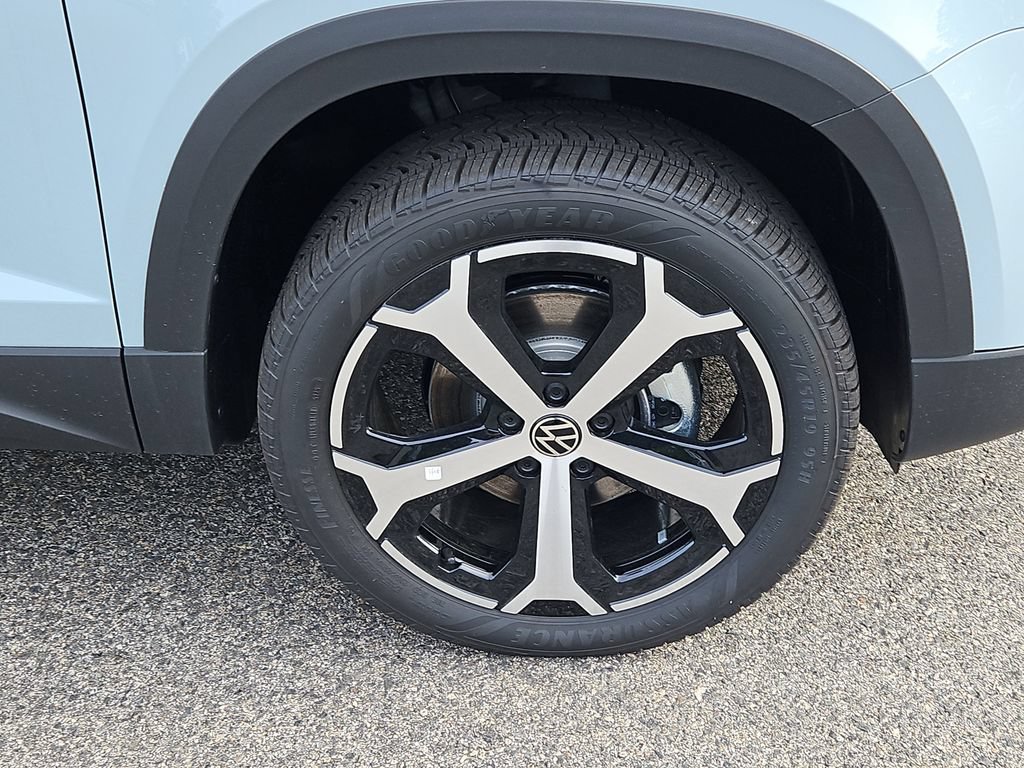 New 2026 Volkswagen Taos SEL AWD/4WD image 4