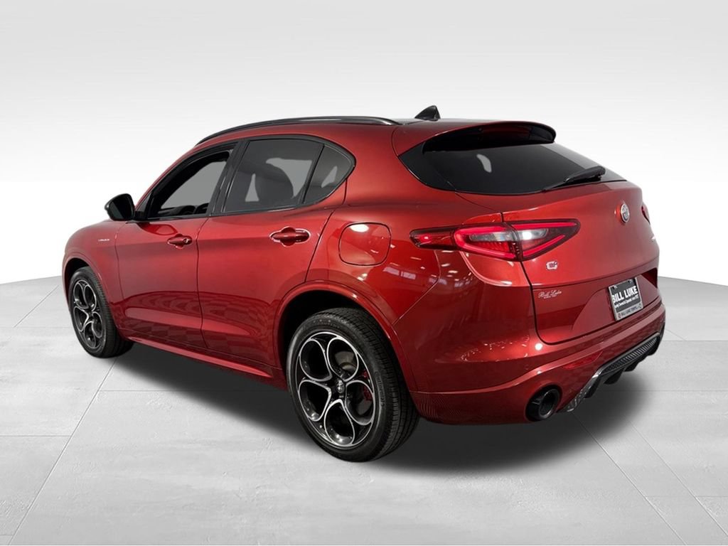 Used 2023 Alfa Romeo Stelvio Veloce AWD/4WD image 9