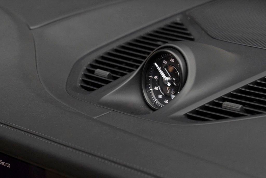 Used 2024 Porsche Cayenne Coupe image 38