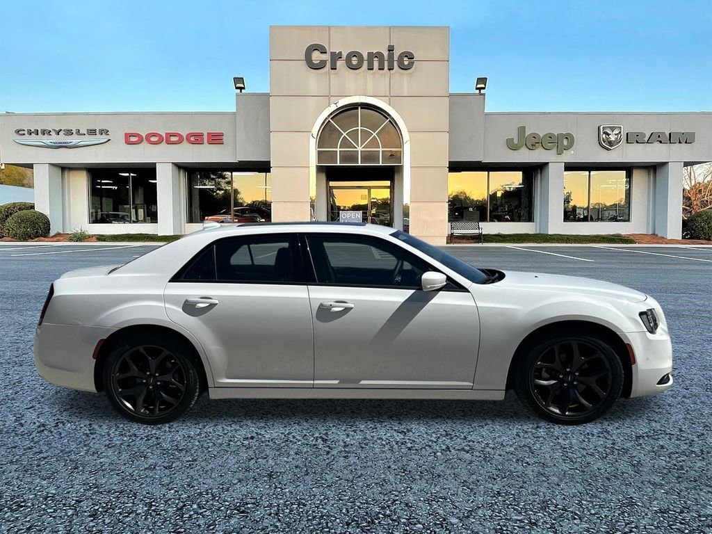 Used 2023 Chrysler 300 S w/ Comfort Group image 2