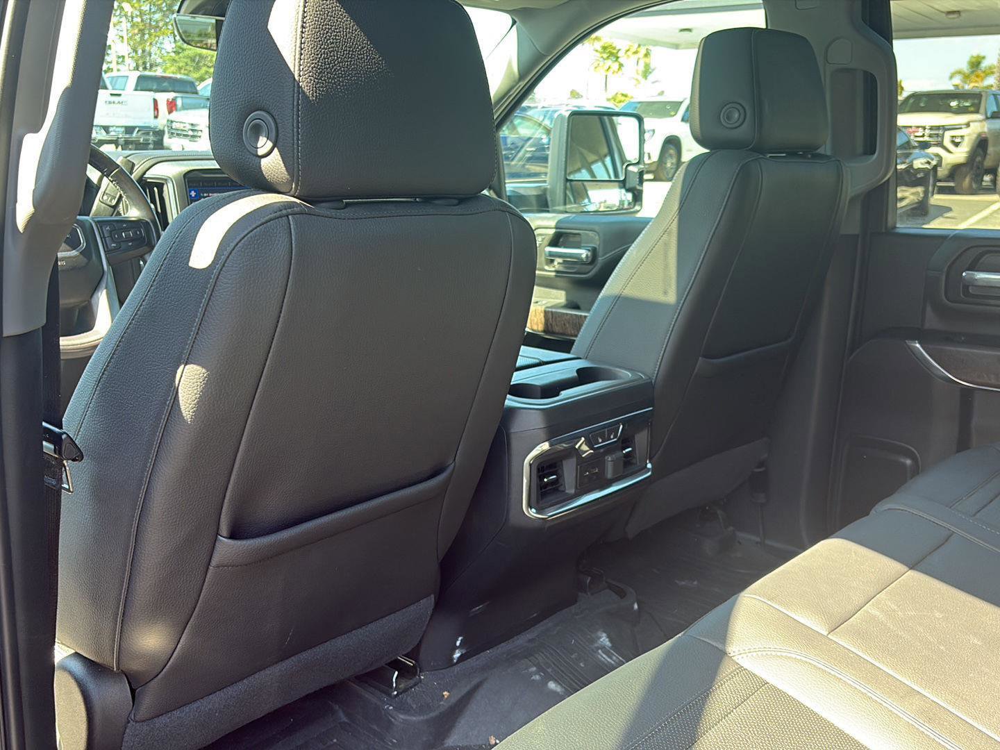 Used 2020 GMC Sierra 3500 Denali w/ Denali Ultimate Package AWD/4WD image 28