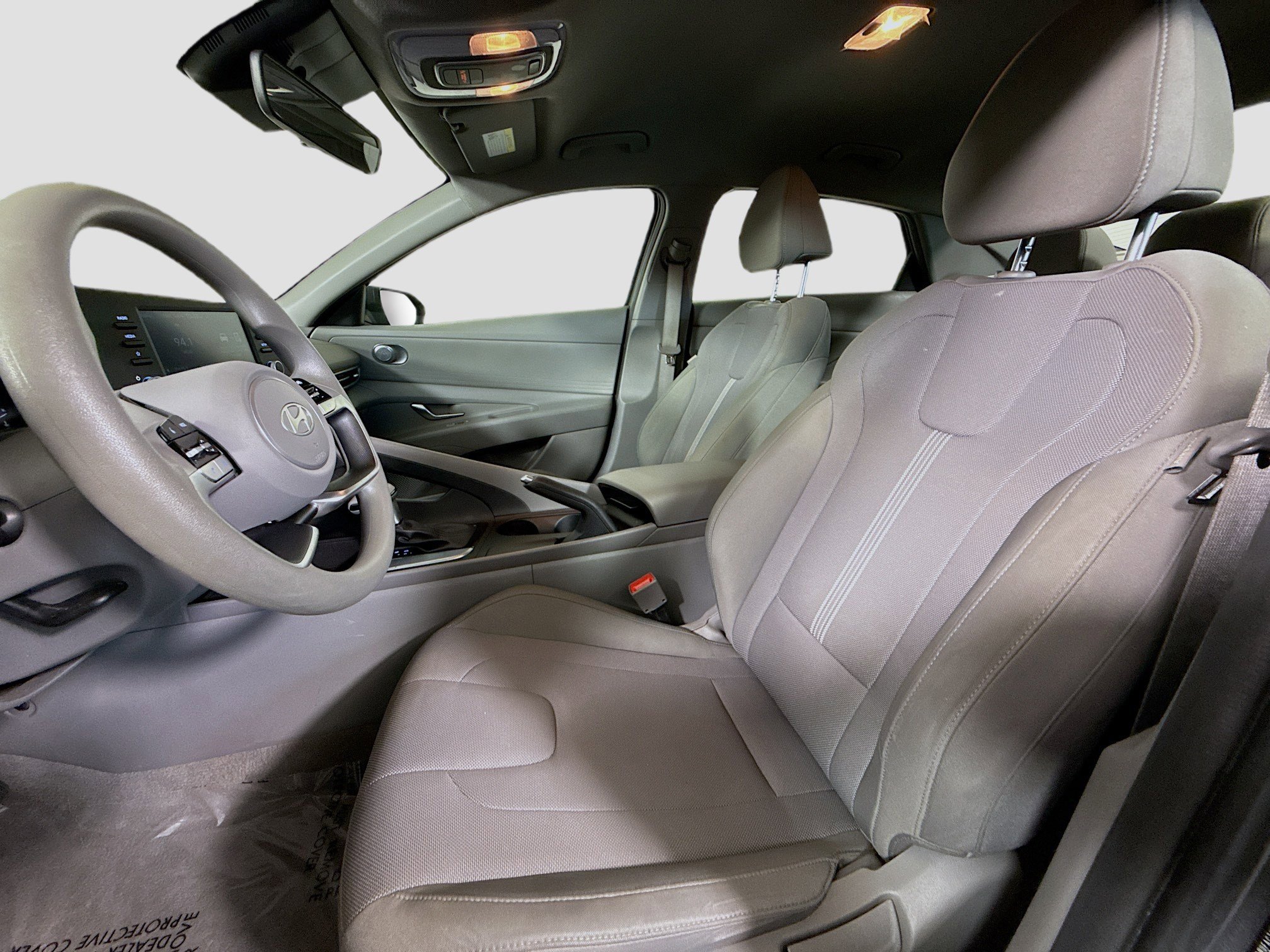 Used 2025 Hyundai Elantra SE image 21