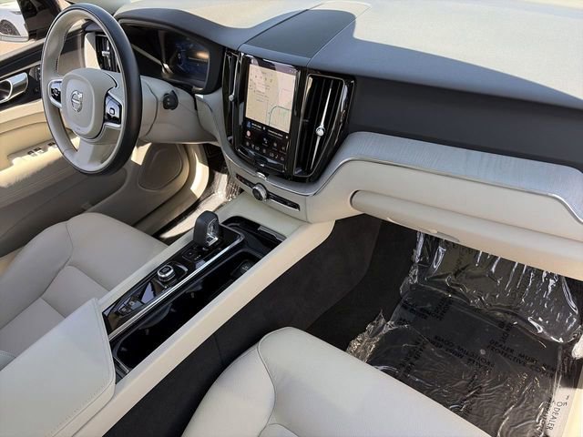 Used 2024 Volvo XC60 B5 Plus AWD/4WD image 14