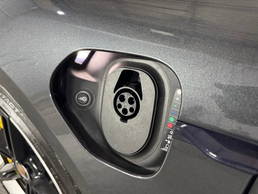 Used 2020 Porsche Taycan Turbo S image 21