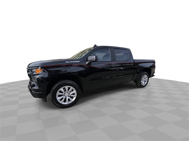 Used 2025 Chevrolet Silverado 1500 Custom image 4