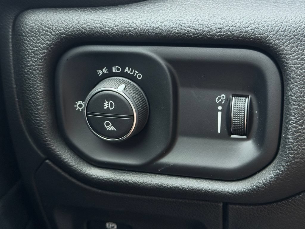 Used 2023 RAM 1500 Big Horn AWD/4WD image 29