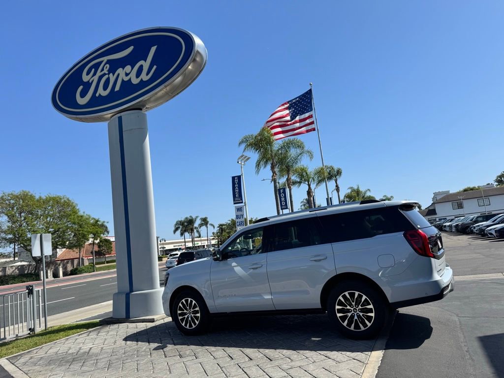 Used 2025 Ford Expedition Platinum AWD/4WD image 28