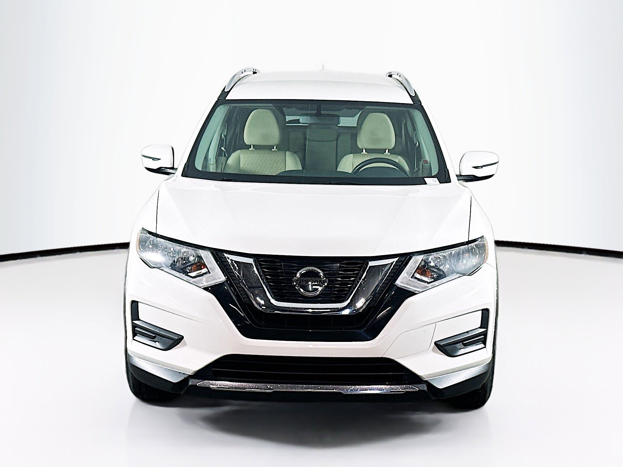 Used 2017 Nissan Rogue SV FWD image 2