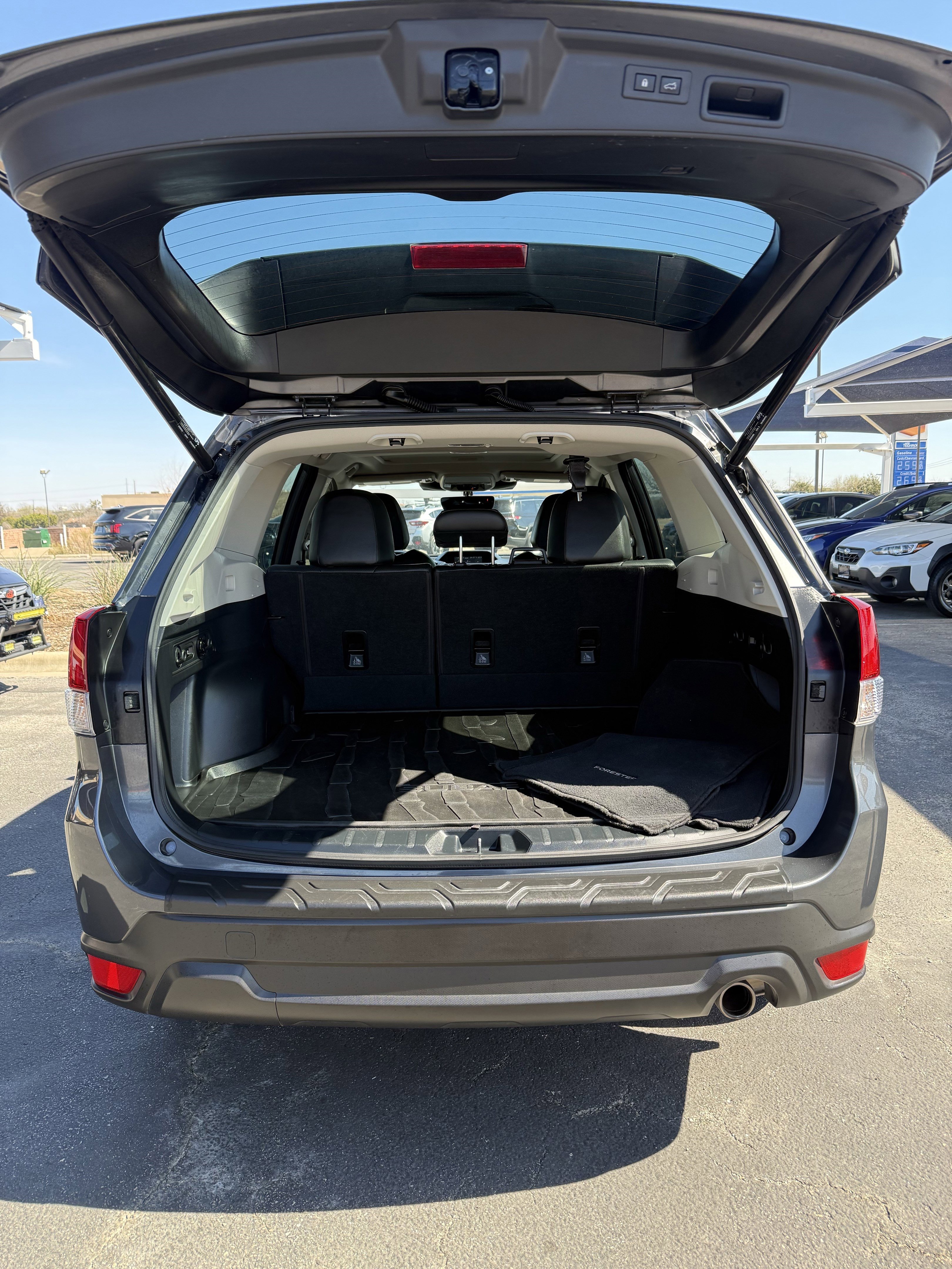 Used 2023 Subaru Forester Limited w/ Popular Package #2 image 9