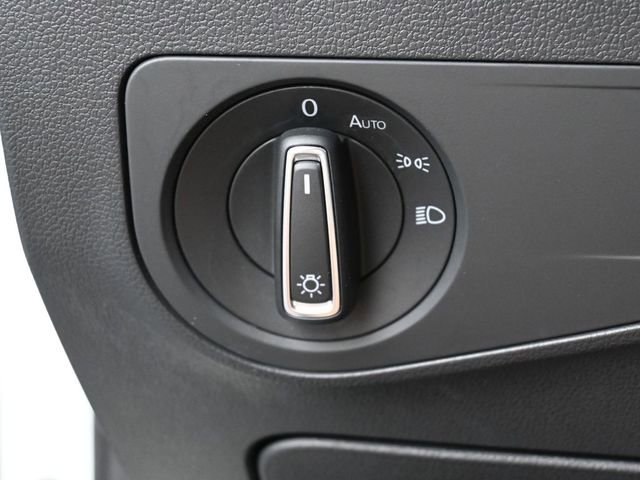 Used 2022 Volkswagen Tiguan SE image 15