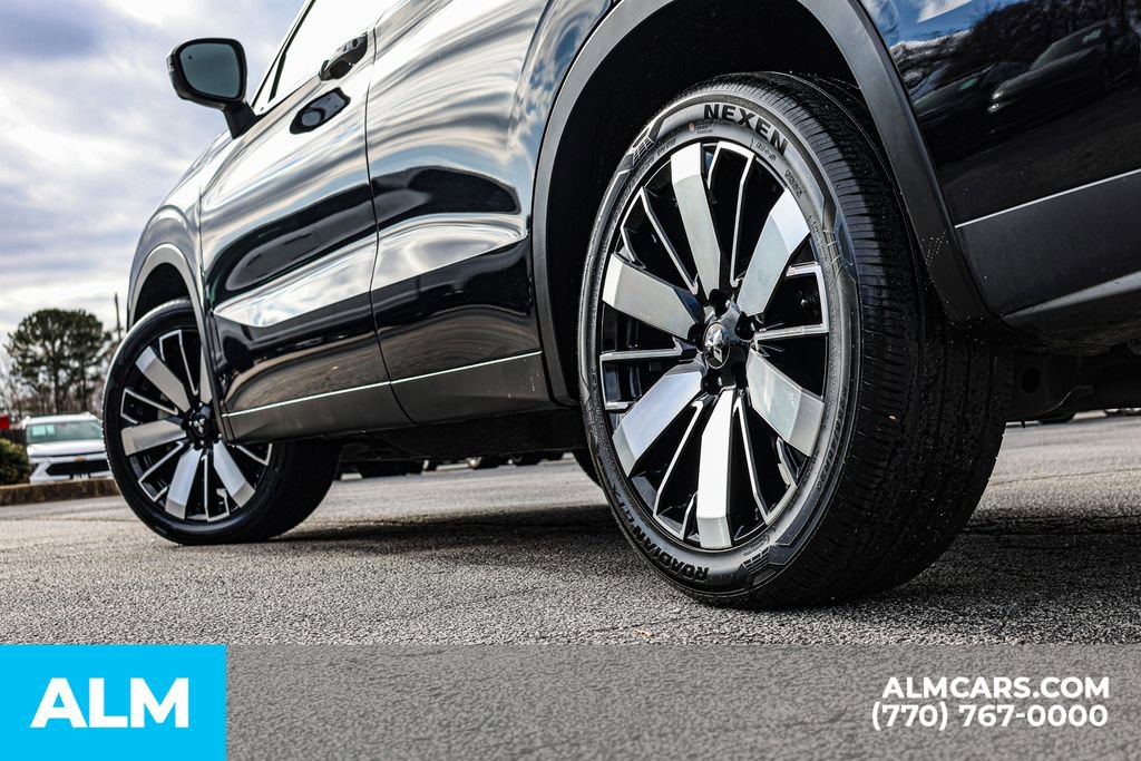 Used 2025 Mitsubishi Outlander SE image 17