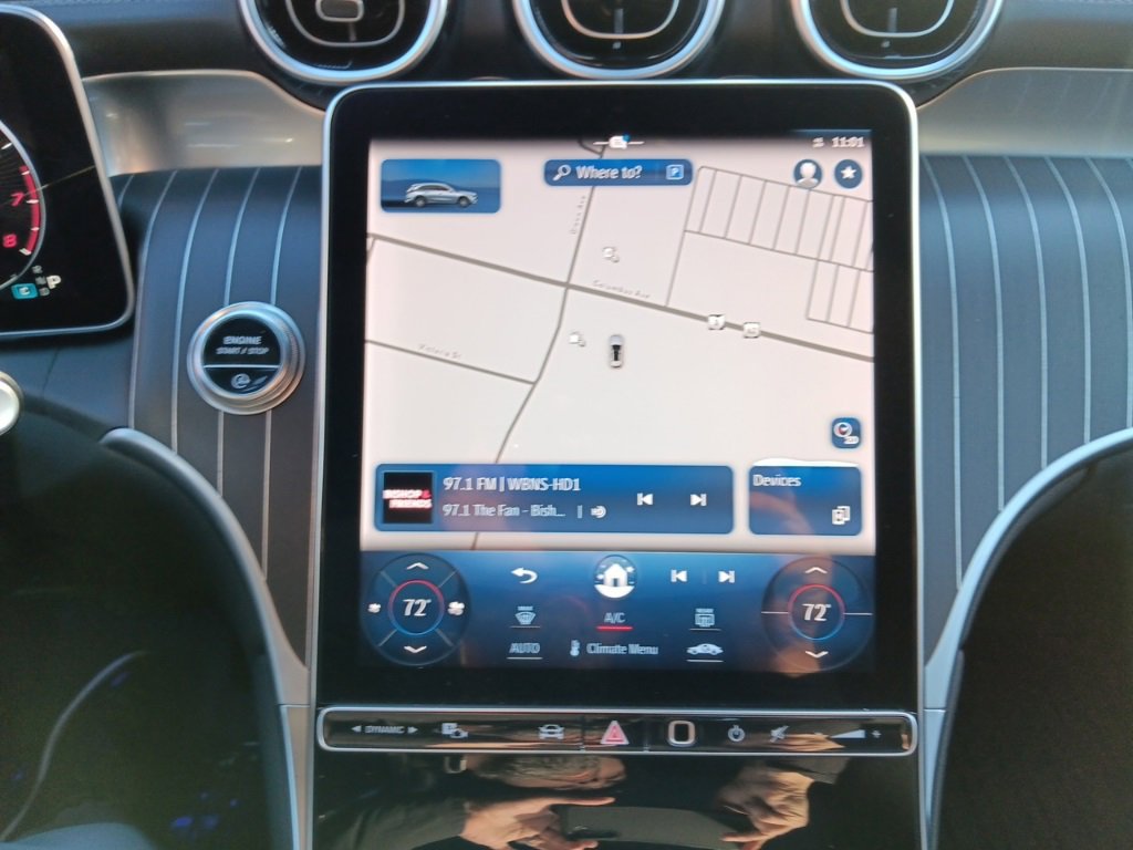 Used 2024 Mercedes-Benz GLC 300 4MATIC image 17