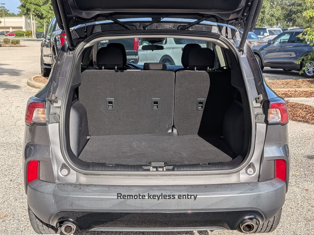 Used 2022 Ford Escape SE w/ SE Sport Appearance Package FWD image 30
