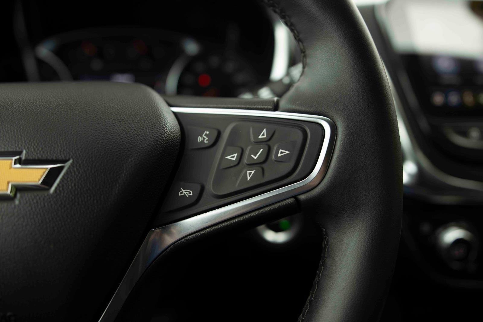 Used 2024 Chevrolet Equinox Premier AWD/4WD image 7