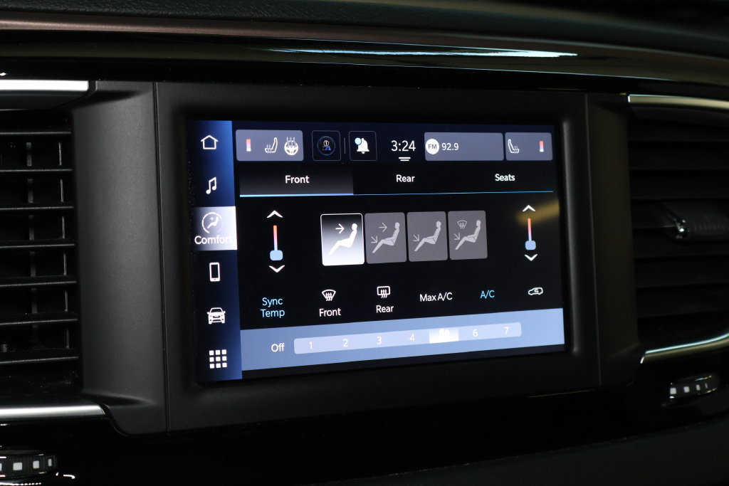Used 2023 Chrysler Voyager LX FWD image 29